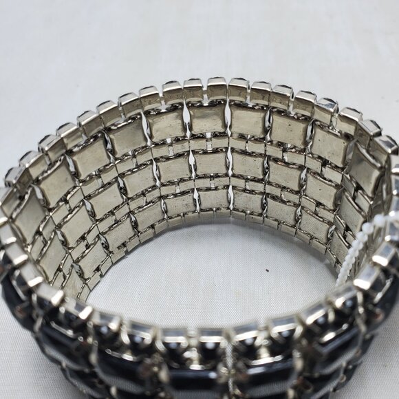 Hillard & Hanson Retro Black Diamante silver tone Stretch Bracelet. - Picture 3 of 5